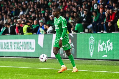 Mercato ASSE : Niels Nkounkou Vers Francfort, ça Coince