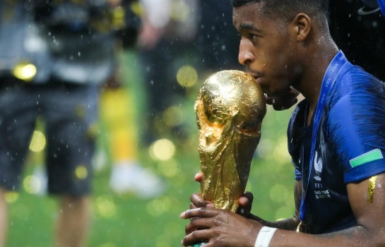 Kimpembe prolonge avec le PSG et triple son salaire Kimpembe prolonge avec le PSG et triple son salaire