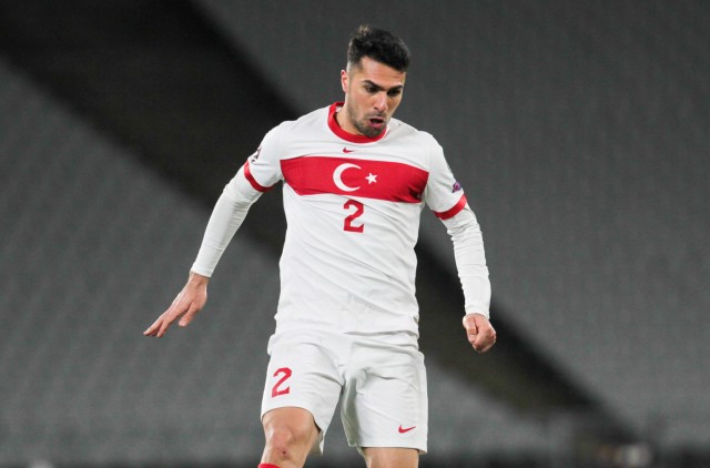 Zeki Celik incertain contre le PSG