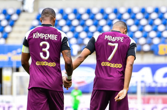 Presnel Kimpembe et Kylian Mbappé sous le maillot du PSG