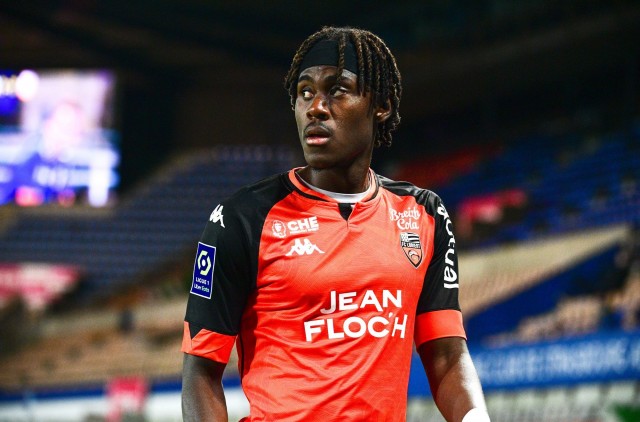 FC Lorient Mercato : En manque de temps de jeu à Chelsea, Trevoh Chalobah pourrait rebondir à l'AS Rome.