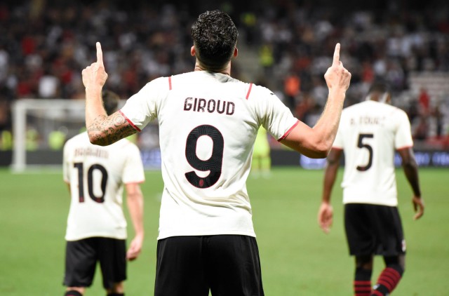 Olivier Giroud pourrait prolonger avec l' AC Milan.
