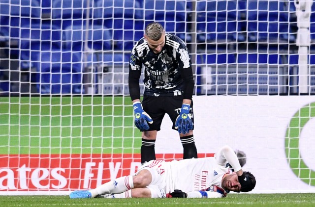 Léo Dubois sorti après un choc contre l'AS Saint-Étienne