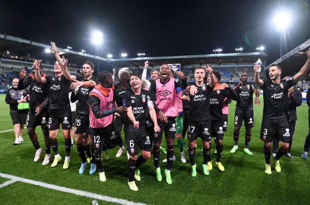 La joie du FC Lorient après la belle victoire à Auxerre