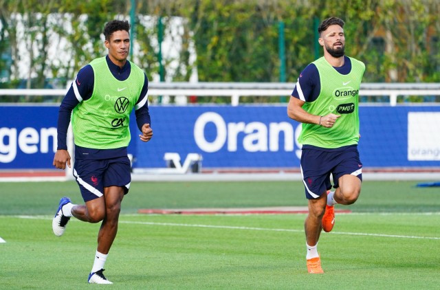 Giroud et Varane sous le feu des critiques après Danemark-France