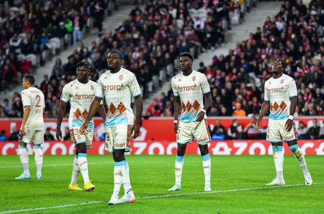 La déception des joueurs de l'AS Monaco après la défaite à Lille