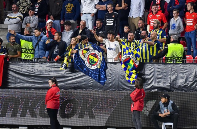 Les supporters de Fenerbahçe étaient venus en nombre au Stade Rennais lors du match aller