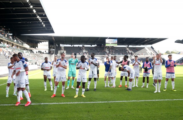 La joie des joueurs du RC Strasbourg après la victoire face à l'Angers SCO