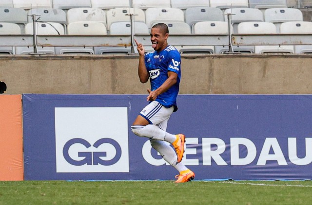 Vitor Roque, attaquant brésilien évoluant à l'Athletico Paranaense.