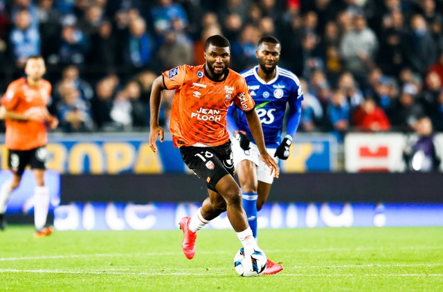 Terem Moffi du FC Lorient attire du monde en Ligue 1