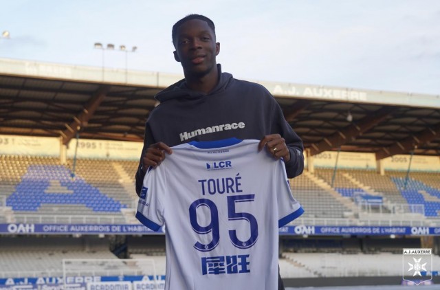 Isaak Touré rejoint l'AJ Auxerre