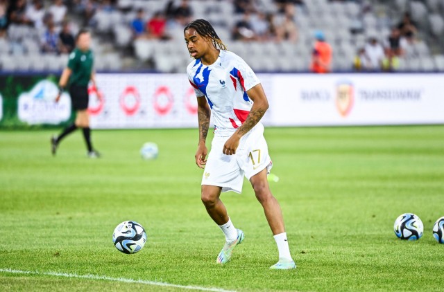 Bradley Barcola sous les couleurs de l'équipe de France Espoirs.