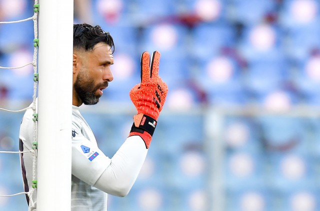 Salvatore Sirigu signe à Nice