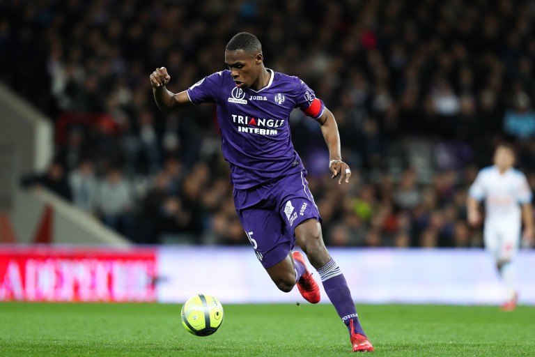 Toulouse FC et West Ham auraient trouvé un accord pour Issa Diop