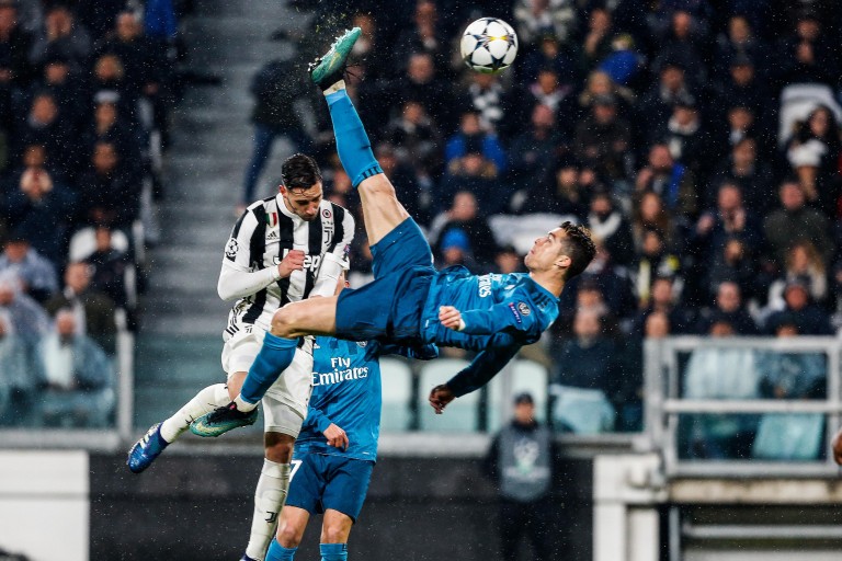 Cristiano Ronaldo remercie le Juventus Stadium.