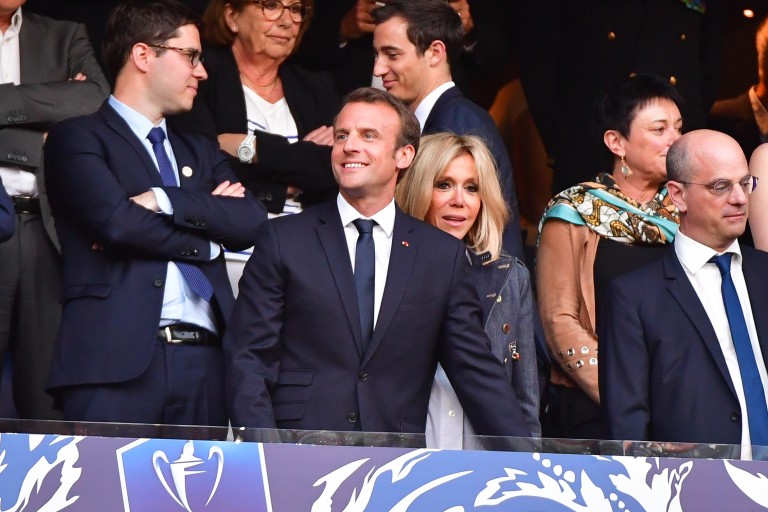 Emmanuel Macron voudrait que le football reprenne vite comme Le Graet