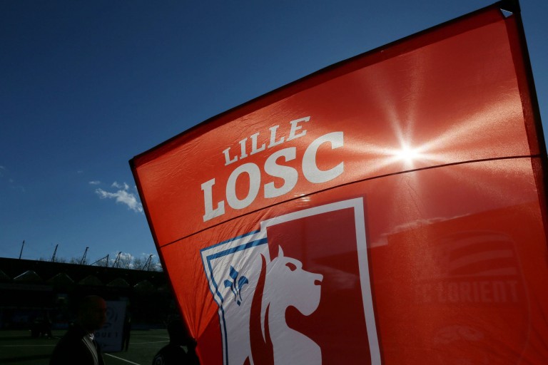 Domagoj Bradaric signe au LOSC Lille.