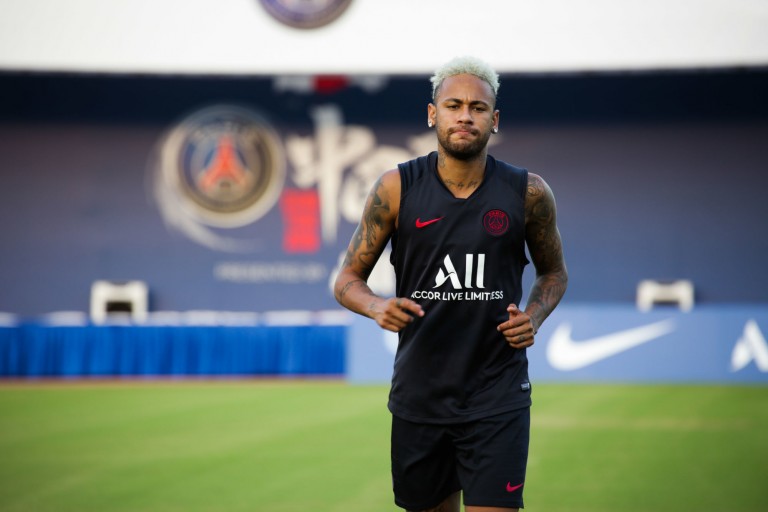 Neymar ne retournera pas au Barça selon le journaliste Gilles Favard.