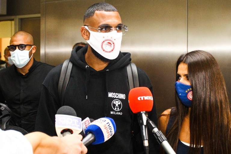 Yann M'Vila quitte l'ASSE et signe à l'Olympiakos en Grèce