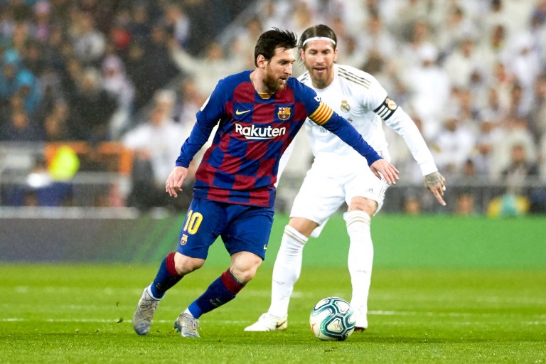Sergio Ramos adoube Lionel Messi
