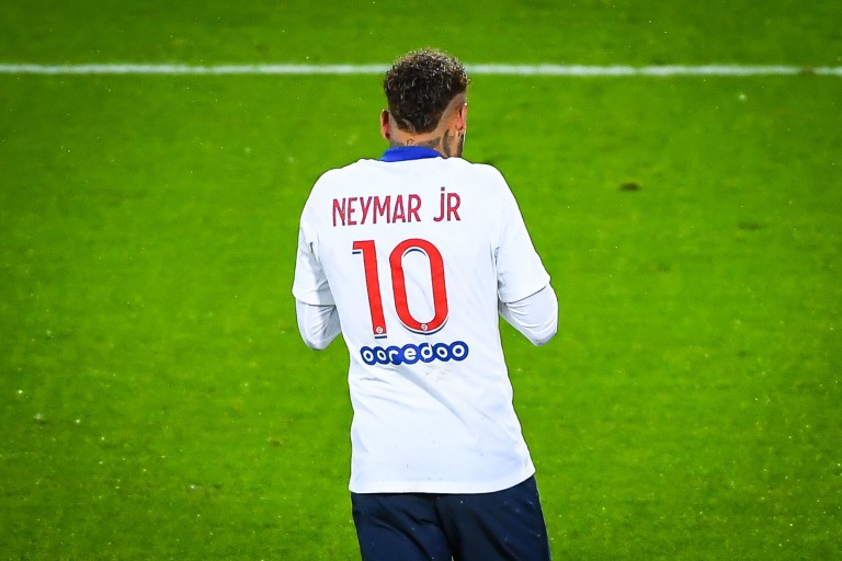 PSG Mercato : Neymar prêt à laisser son numéro 10 à Lionel Messi.