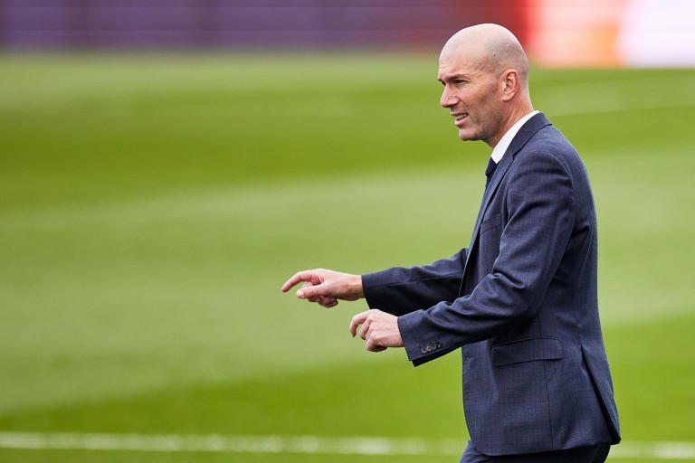 PSG Mercato : Zinédine Zidane discute avec le Paris SG.