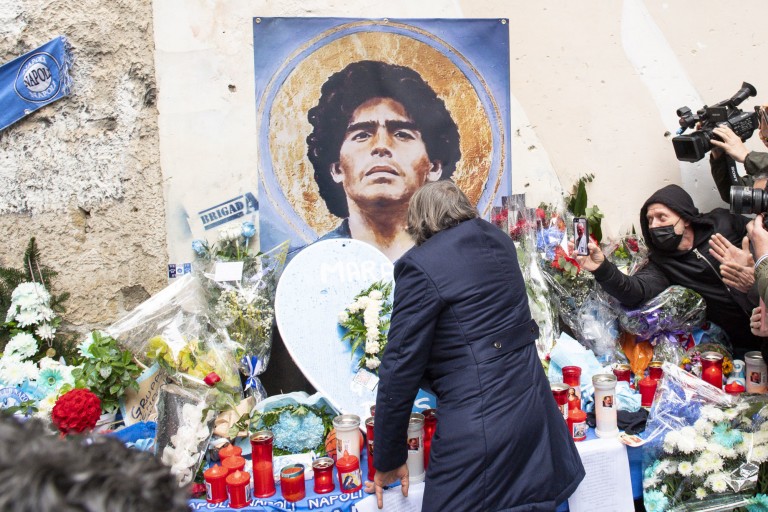 Mort de Maradona : Retour sur le sulfureux passage du Pibe de Oro à Naples.