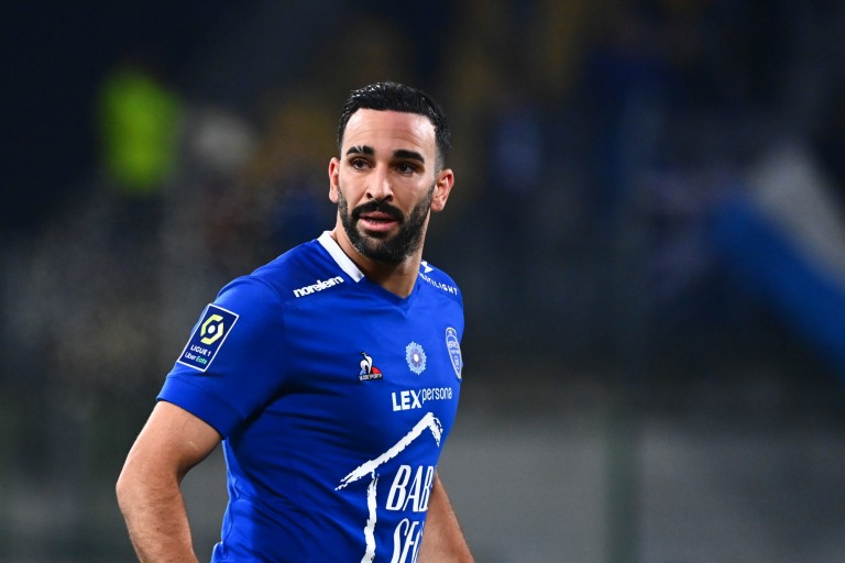 Adil Rami a signé à l'ESTAC Troyes cet été. Il évoque un éventuel retour en Equipe de France.