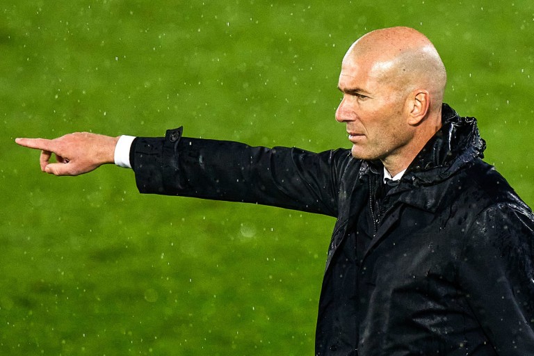 Libre depuis son départ du Real Madrid, Zinédine Zidane est régulièrement associé au PSG.