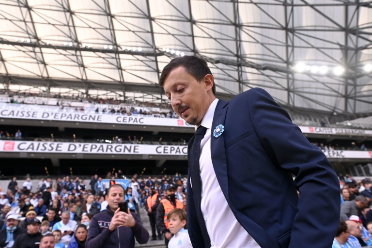 OM Mercato : La direction de l'Olympique de Marseille devancée par l'AS Roma pour un grand attaquant.