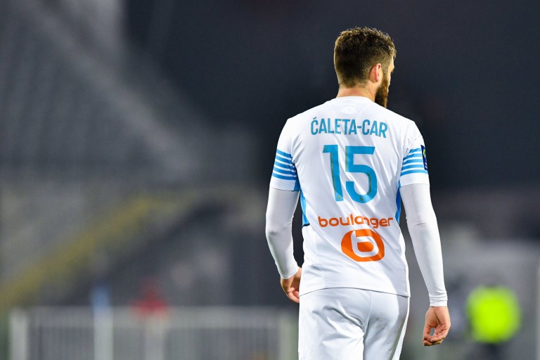 Défenseur central de l’ OM, Duje Caleta-Car conserve une belle cote en Premier League.