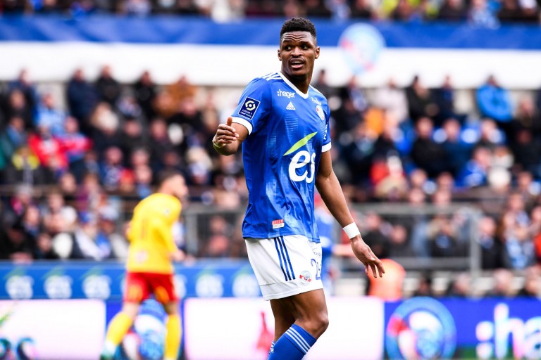 Nyamsi, défenseur du RC Strasbourg est revenu sur son carton rouge.