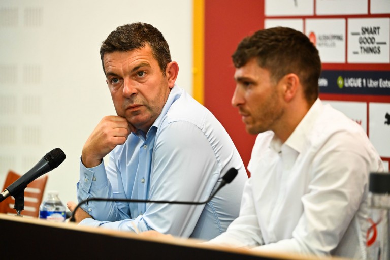 Florent Ghisolfi (à gauche), directeur sportif du RC Lens.