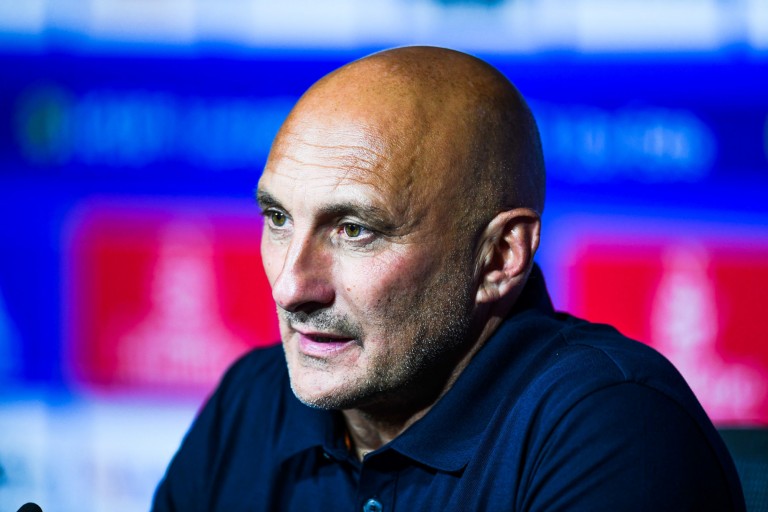 L'entraîneur de l'AC Ajaccio, Olivier Pantaloni, espère de nouvelles recrues pour son effectif.