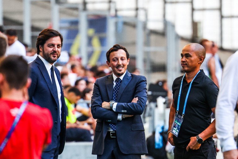 OM Mercato : Pablo Longoria tente d'attirer un nouveau défenseur à Marseille.