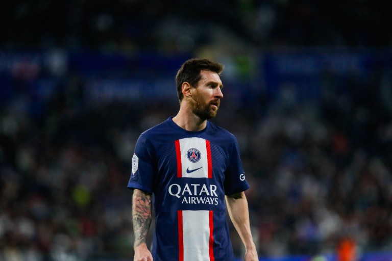 PSG Mercato : Lionel Messi vers un départ cet été?