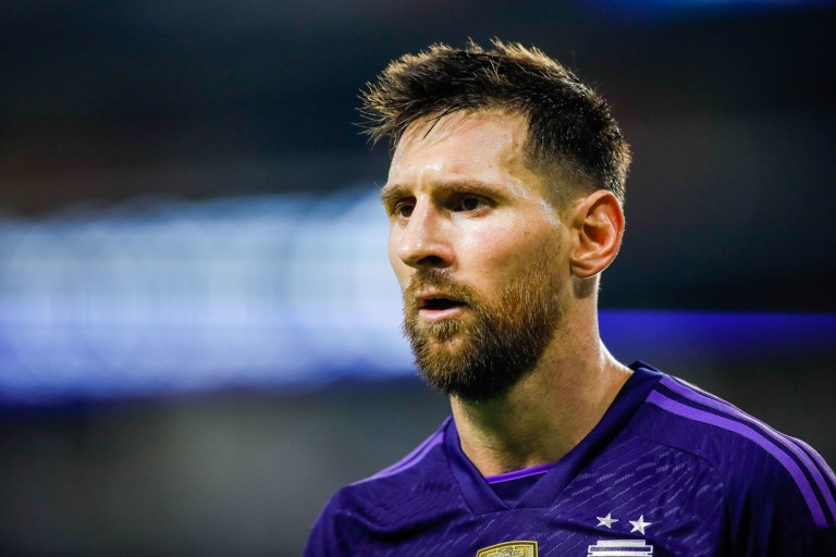 PSG Mercato : Lionel Messi de retour au Barça ? Le vice-président confirme.