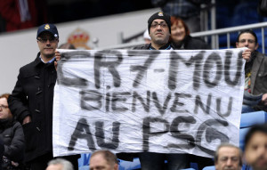 Supporters avec Banderole - Cristiano Ronaldo / Jose Mourinho au PSG