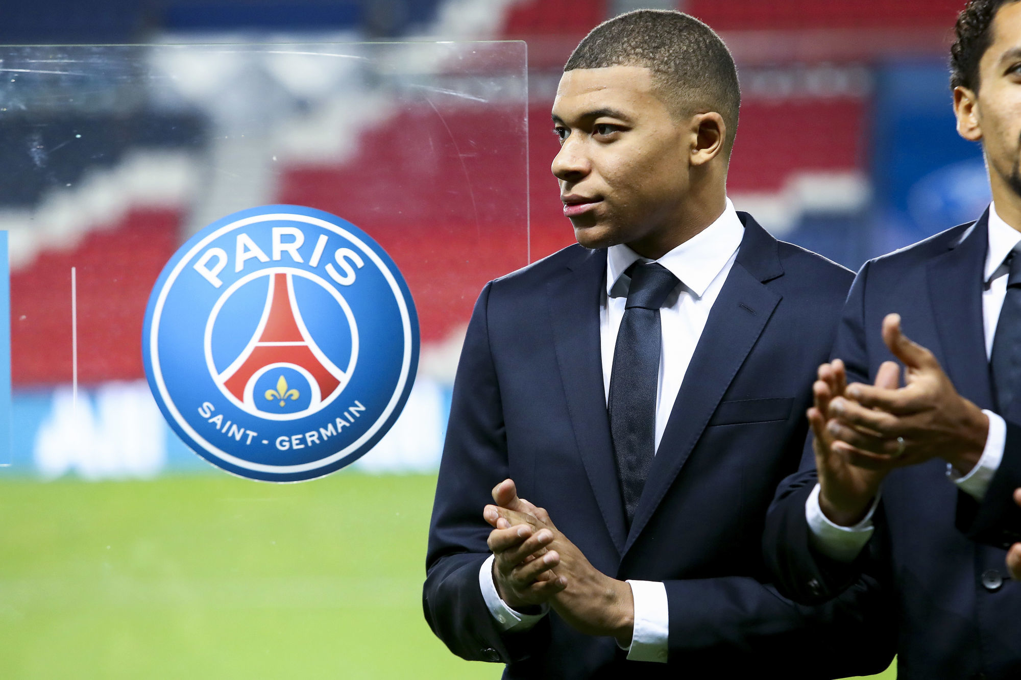 kylian mbappe psg icon cos 220219 45 01