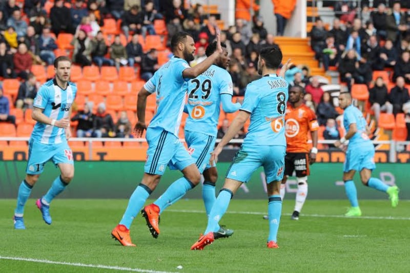 Rolando marque le premier des 4 buts de l'OM à Lorient
