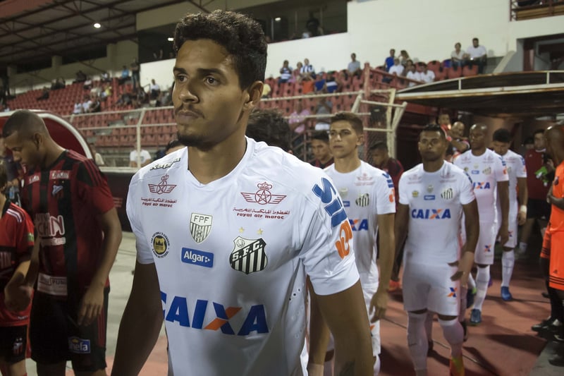 Lucas Verissimo, défenseur de Santos FC visé par l'ASSE