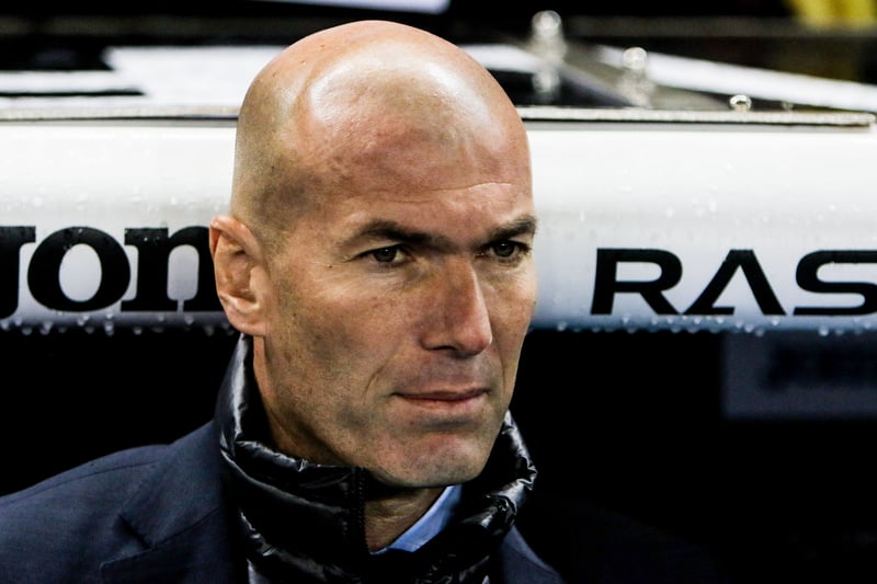 Entraineur du Réal Madrid, Zinedine Zidane devance le Barça pour ce milieu de terrain.