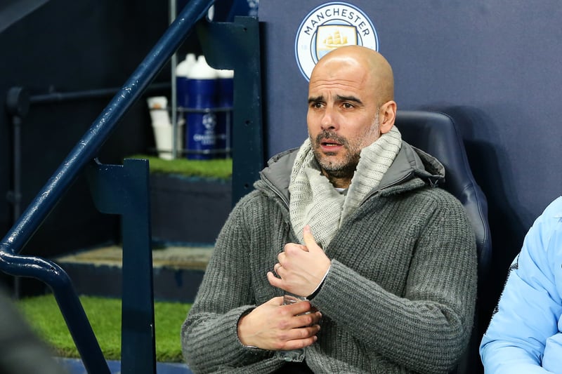 Pep Guardiola sur le banc de Manchester City.