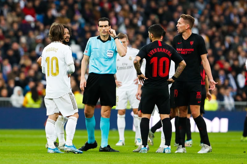 FC Barcelone - Real Madrid : Martinez Munuera aurait accordé le penalty aux Madrilènes contre l’avis de ses assistants vidéo.