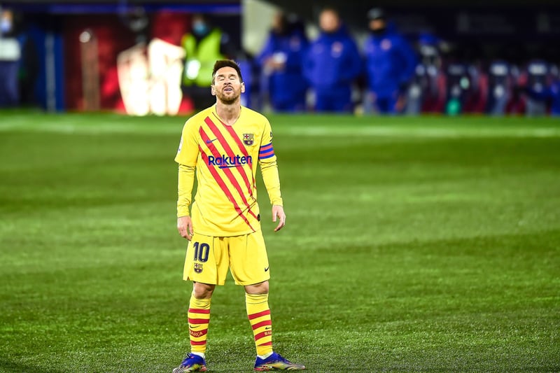 Le PSG pourrait profiter du climat délétère au FC Barcelone pour attirer Lionel Messi. 