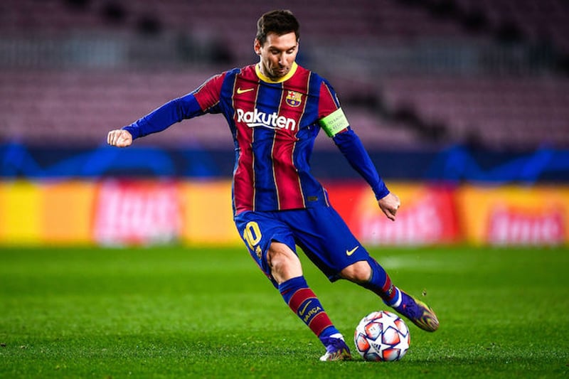 La famille de Lionel Messi le pousse à rejoindre le PSG. 