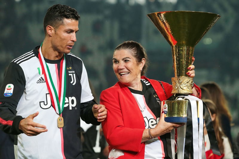 La mère de Cristiano Ronaldo veut le voir retourner au Sporting Portugal.