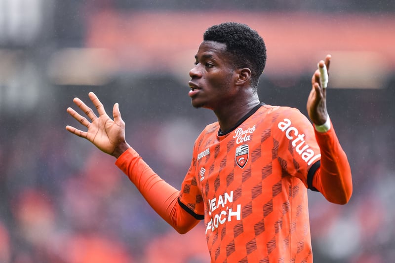 Le FC Lorient veut remplacer Dango Ouattara.