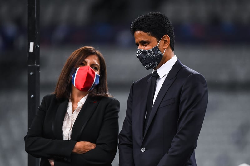 Anne Hidalgo et Nasser Al-Khelaïfi en désaccord sur la vente du Parc des Princes au PSG.